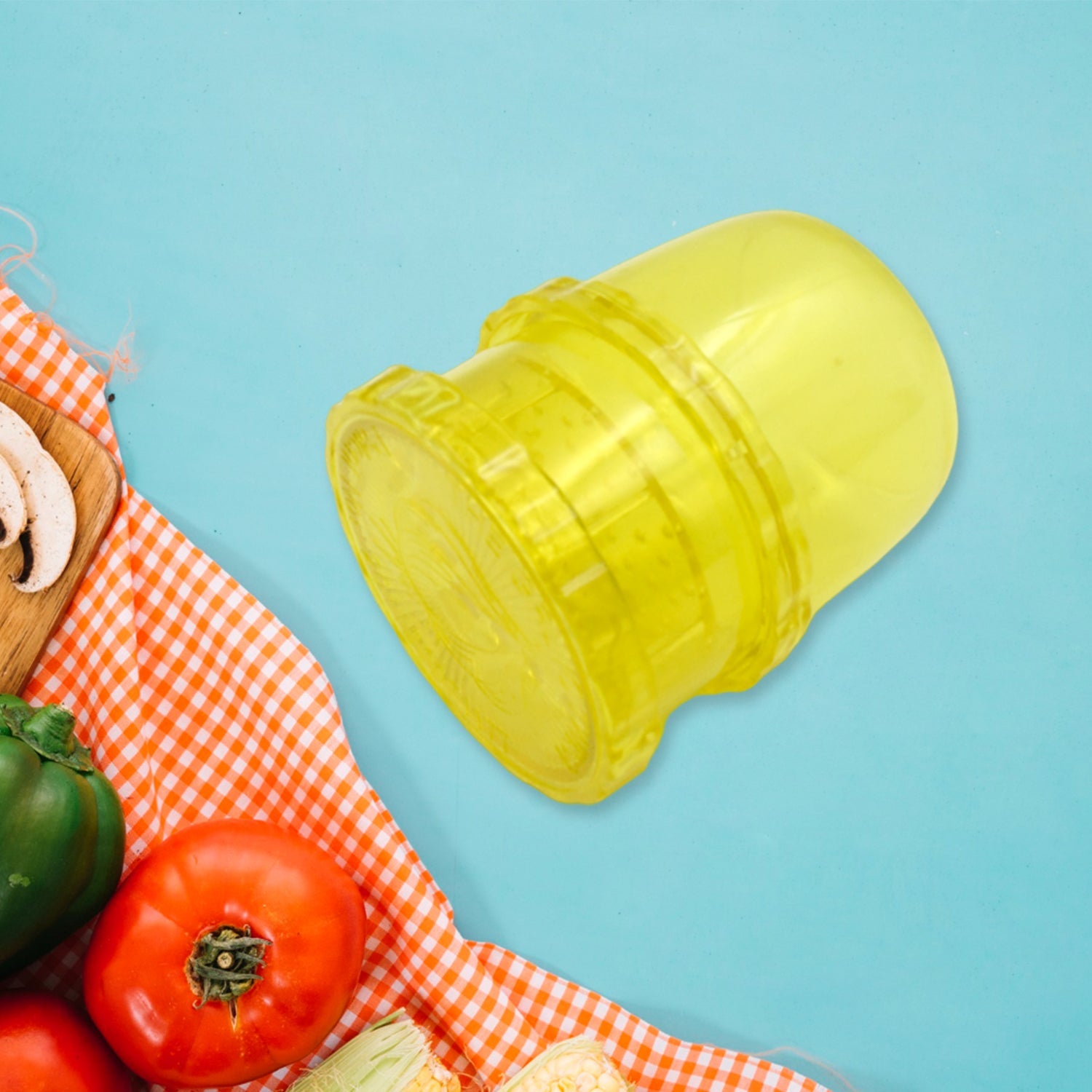 Portable juicer and grinder for fruits, vegetables, and soy milk. Portable juicer and grinder for fruits, vegetables, and soy milk.